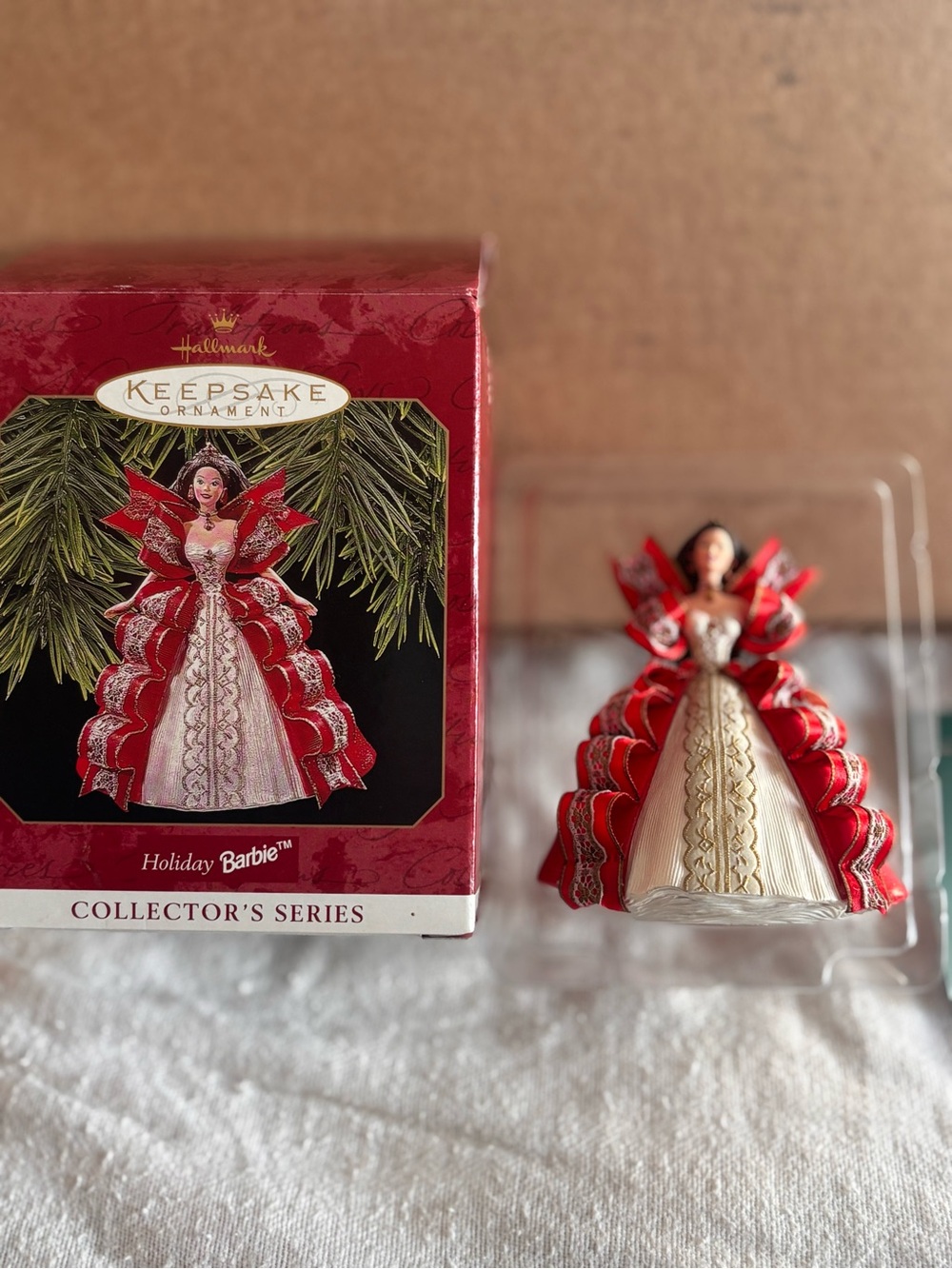 Holiday Barbie Hallmark 1997 Keepsake Ornament & Booklet Vintage.